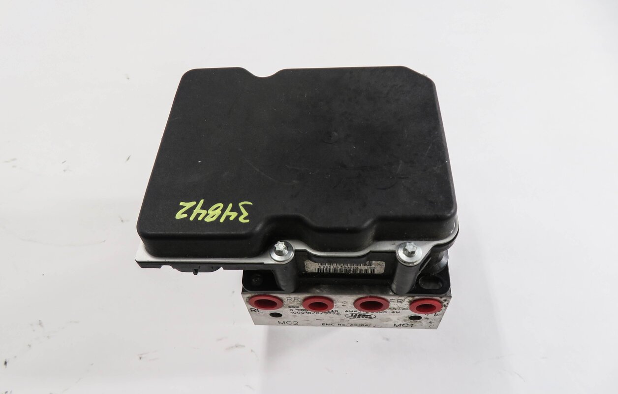Thumbnail 4: 2010 LAND ROVER LR4 - ABS ANTI LOCK BRAKE PUMP w/ MODULE
