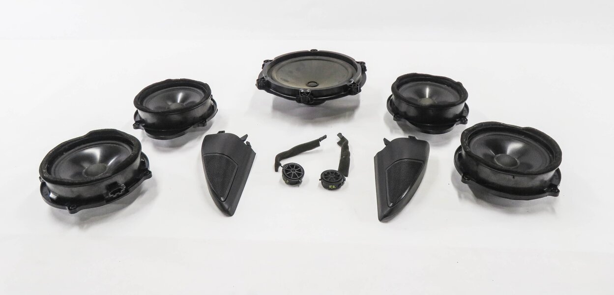 2010 LAND ROVER LR4 - RADIO STEREO HARMAN KARDON AUDIO SUBWOOFER SPEAKER SET