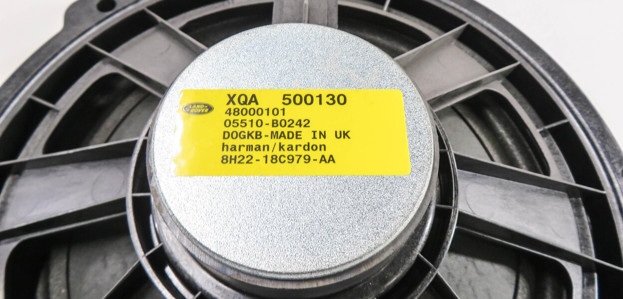 Thumbnail 17: 2010 LAND ROVER LR4 - RADIO STEREO HARMAN KARDON AUDIO SUBWOOFER SPEAKER SET
