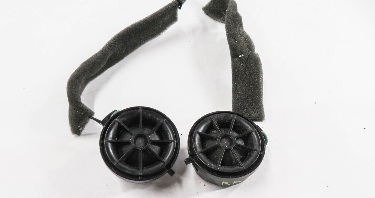 Thumbnail 7: 2010 LAND ROVER LR4 - RADIO STEREO HARMAN KARDON AUDIO SUBWOOFER SPEAKER SET