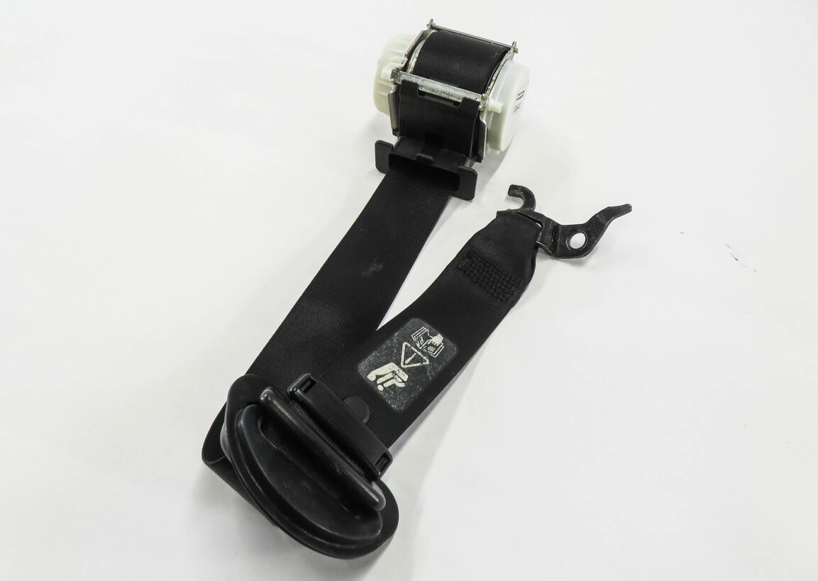 2006-2011 BMW 323i 328i 335i M3 (E90 E91) RIGHT FRONT SEATBELT RETRACTOR (BLACK)
