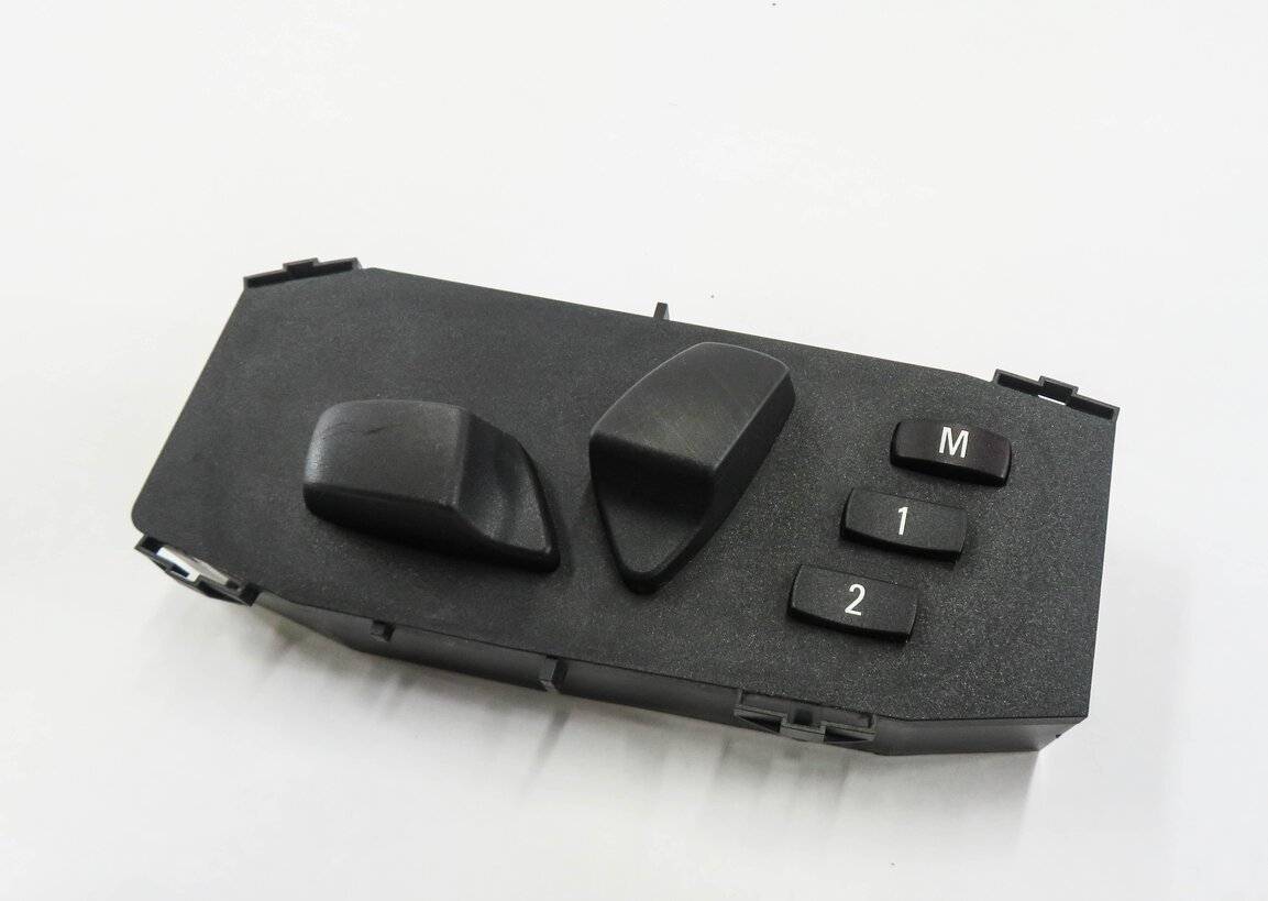 2008 BMW 335i (E90) LEFT FRONT DRIVER MEMORY SEAT ADJUSTMENT SWITCH BUTTON