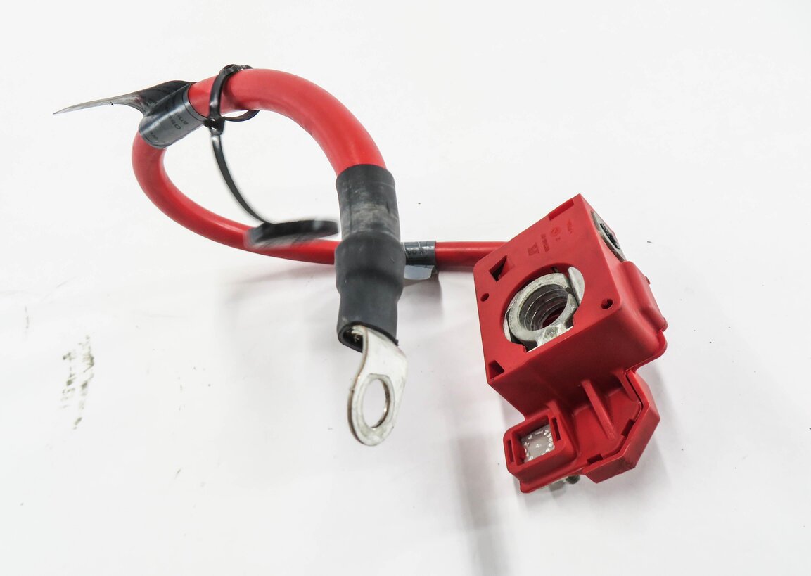 Thumbnail 1: 2008 BMW 335i (E90) POSITIVE BATTERY CABLE SRS