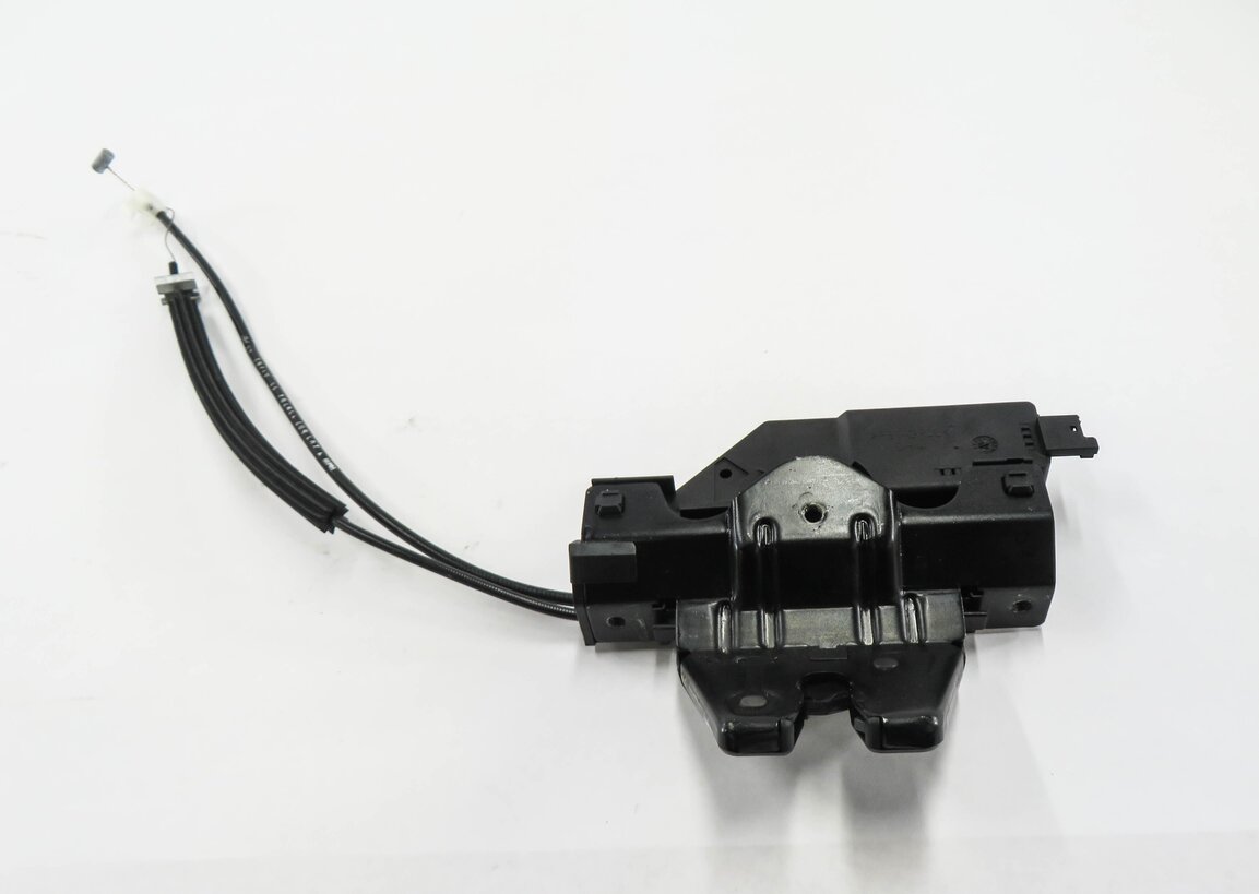 Thumbnail 2: 2008 BMW 335i (E90) REAR TRUNK LOCK LATCH ACTUATOR