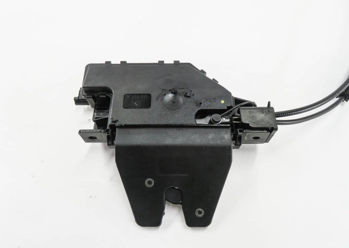 Thumbnail 4: 2008 BMW 335i (E90) REAR TRUNK LOCK LATCH ACTUATOR