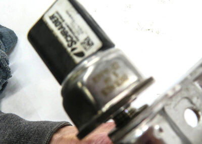 Thumbnail 4: 2008 BMW 335i (E90) 3.0L N54 TURBO ENGINE FUEL RAIL w/ LINES