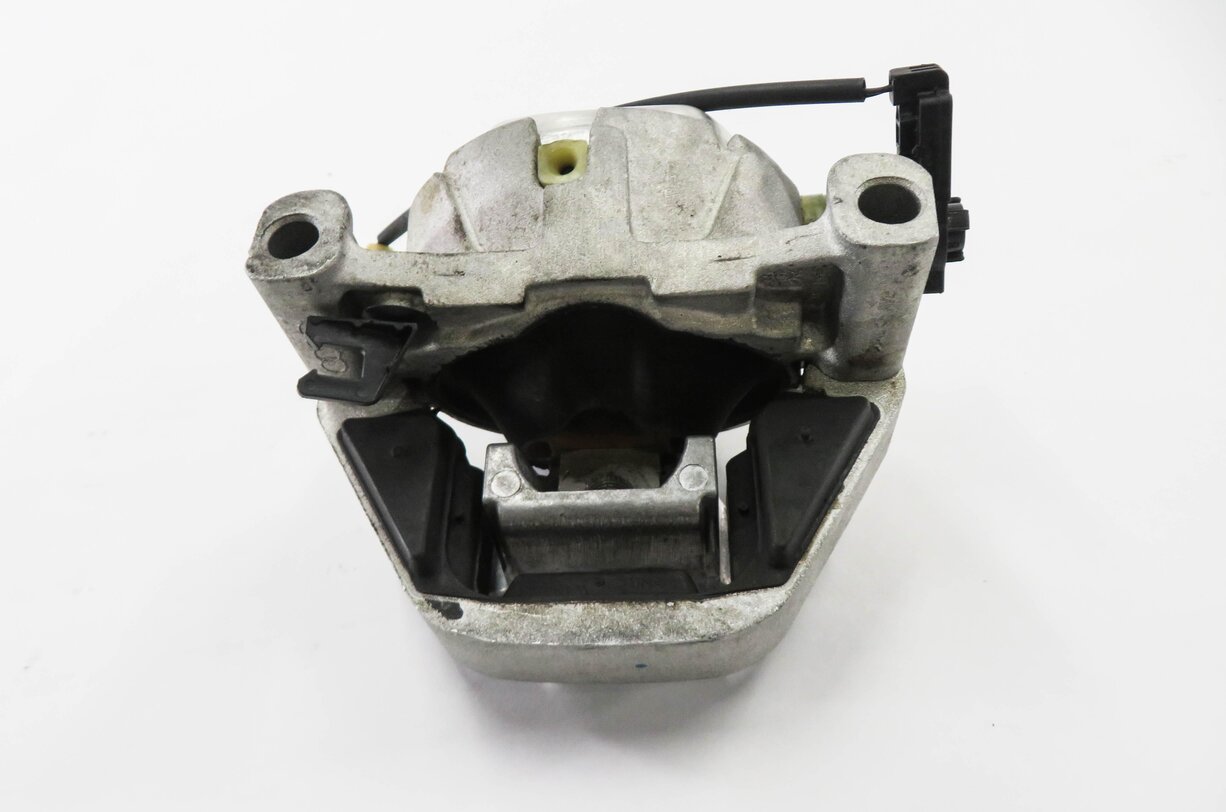 Thumbnail 4: 2012 AUDI A6 (C7) 3.0L SUPERCHARGED ENGINE - RIGHT MOTOR MOUNT