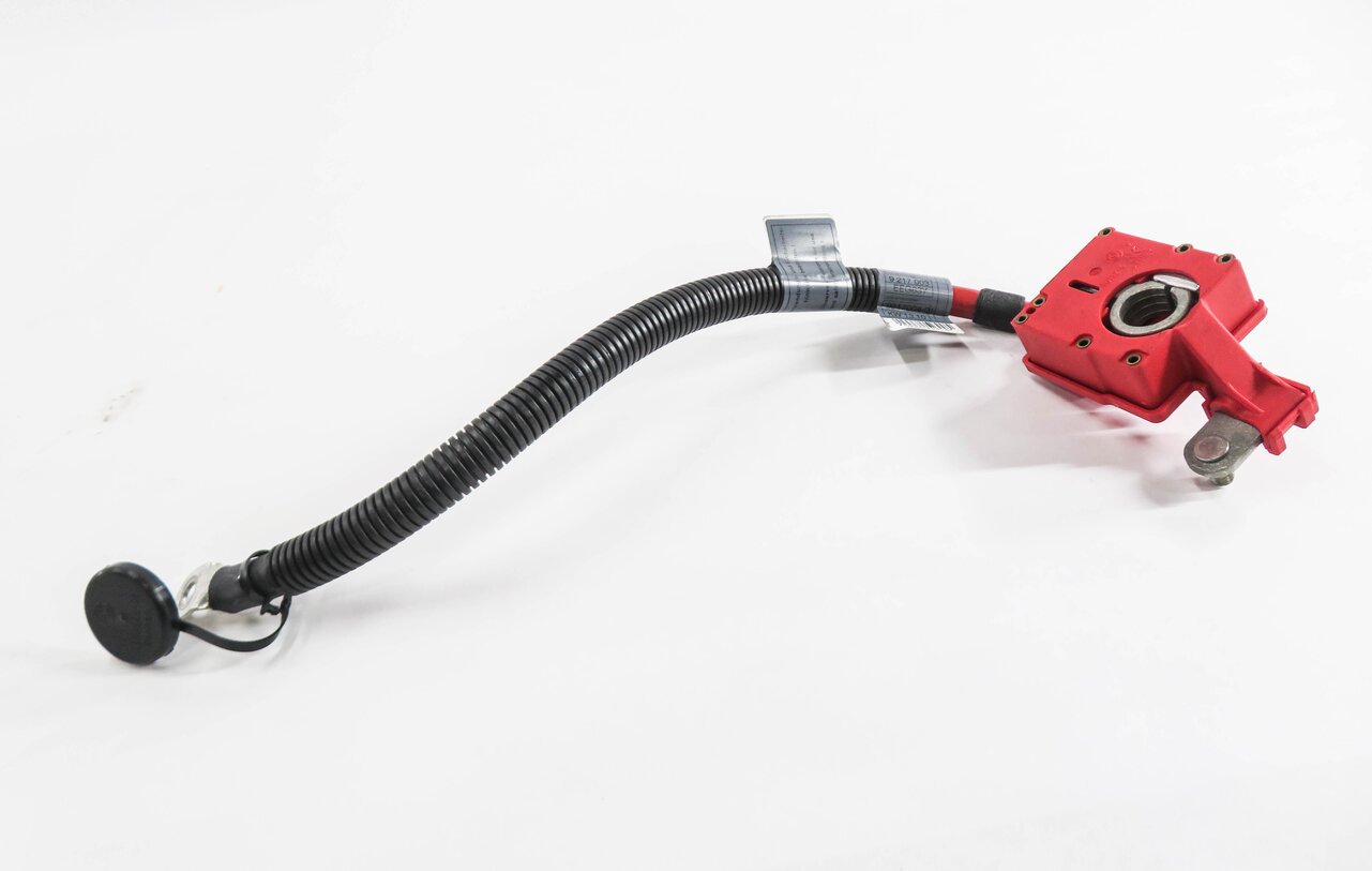 Thumbnail 2: 2011 BMW X5M ///M (E70) POSITIVE BATTERY CABLE SRS