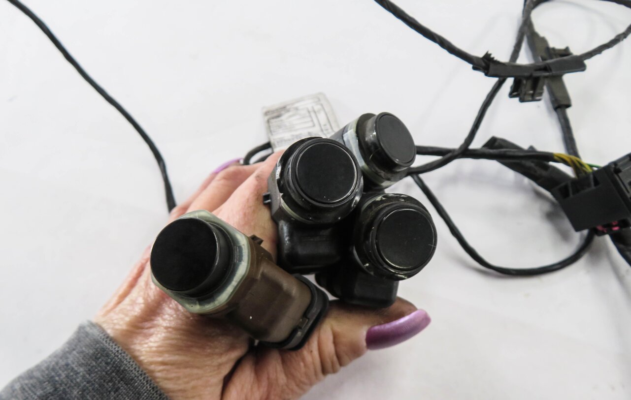 Thumbnail 5: 2011 BMW X5M ///M (E70) REAR PDC PARK DISTANCE SENSOR SET w/ HARNESS (BLACK 416)