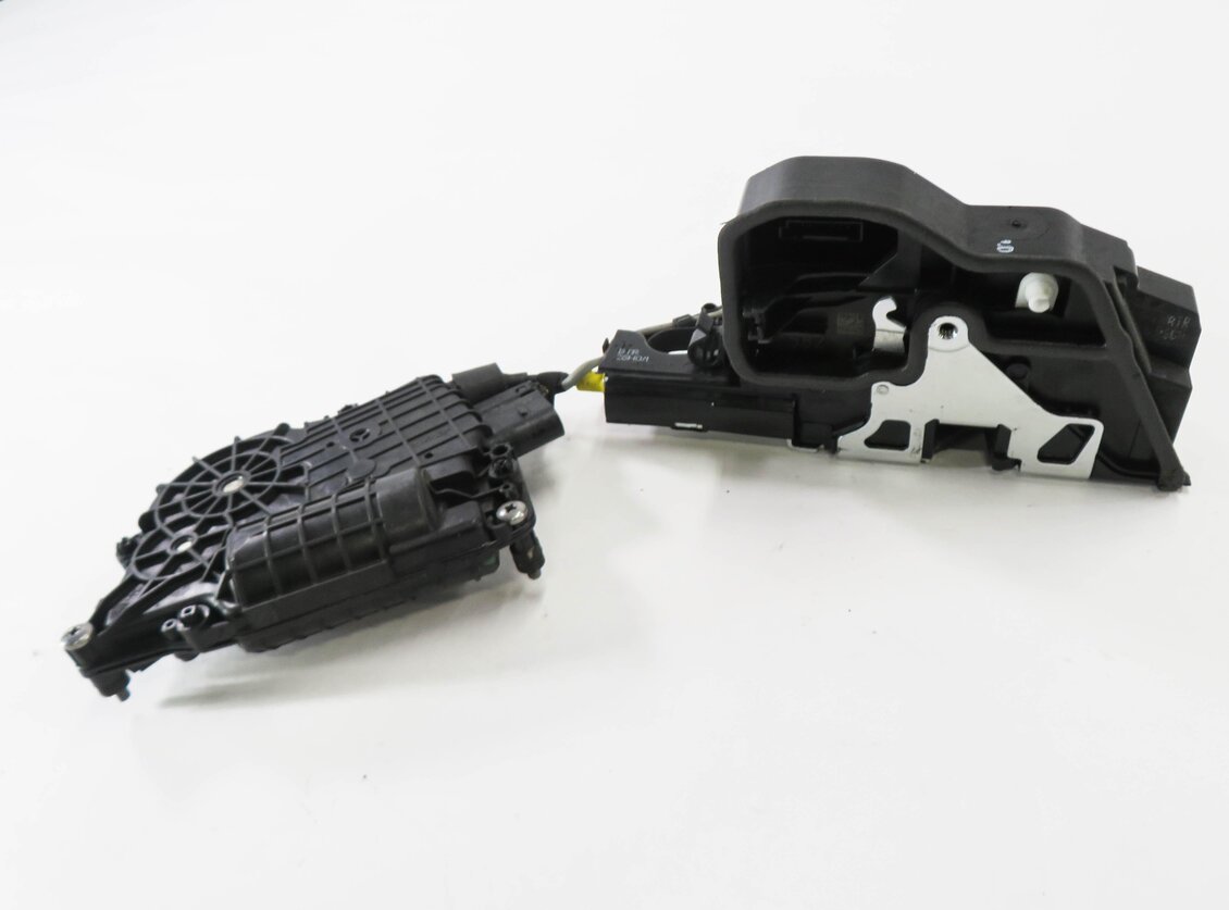 Thumbnail 3: 2011 BMW X5M ///M (E70) RIGHT FRONT PASSENGER SOFT CLOSE DOOR LOCK LATCH