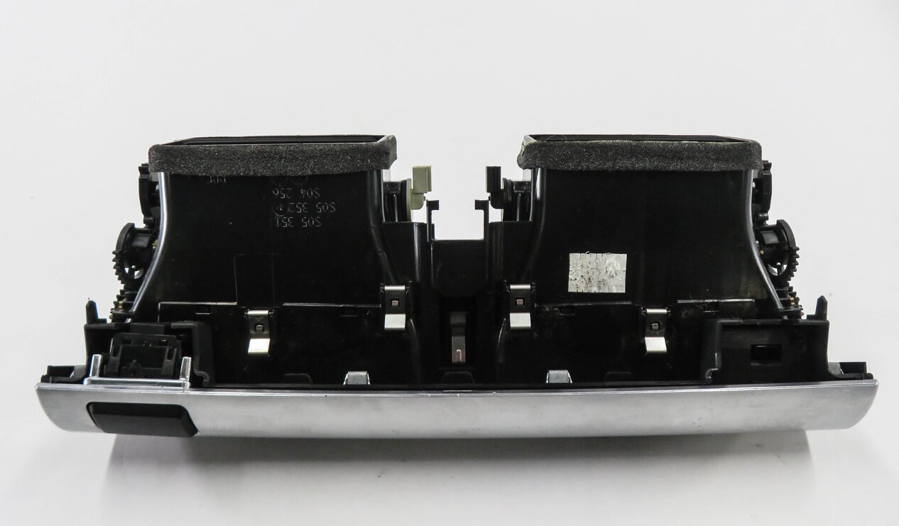 Thumbnail 4: 2011 BMW X5M ///M (E70) FRONT CENTER DASH HEATER A/C AIR VENT HAZARD LOCK SWITCH