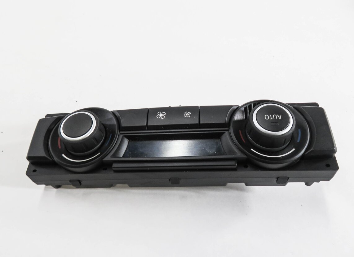 Thumbnail 3: 2011 BMW X5M ///M (E70) REAR HEATER A/C TEMPERATURE CLIMATE CONTROL PANEL