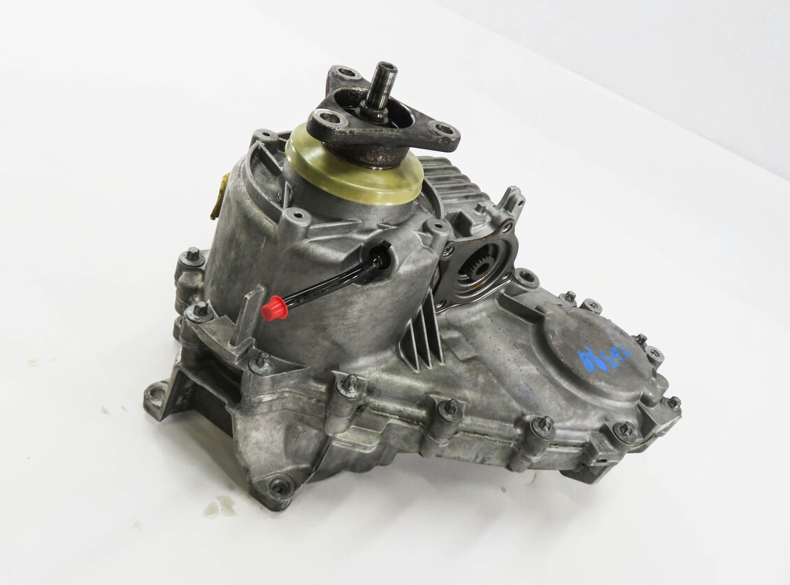 2009-2014 BMW X5M X6 X6M (E70 E71) 4.4L S63 TWIN TURBO ENGINE - TRANSFER CASE
