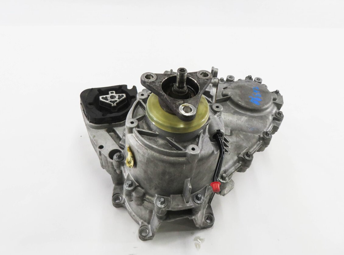 Thumbnail 3: 2009-2014 BMW X5M X6 X6M (E70 E71) 4.4L S63 TWIN TURBO ENGINE - TRANSFER CASE