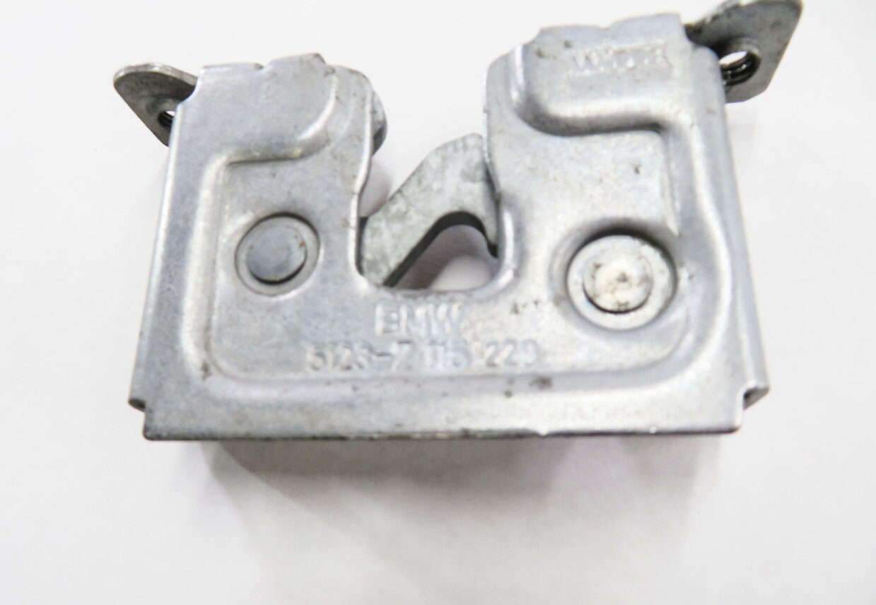 Thumbnail 4: 2011 BMW 335i (E90) FRONT LEFT & RIGHT LOWER HOOD LOCK LATCH SET-2