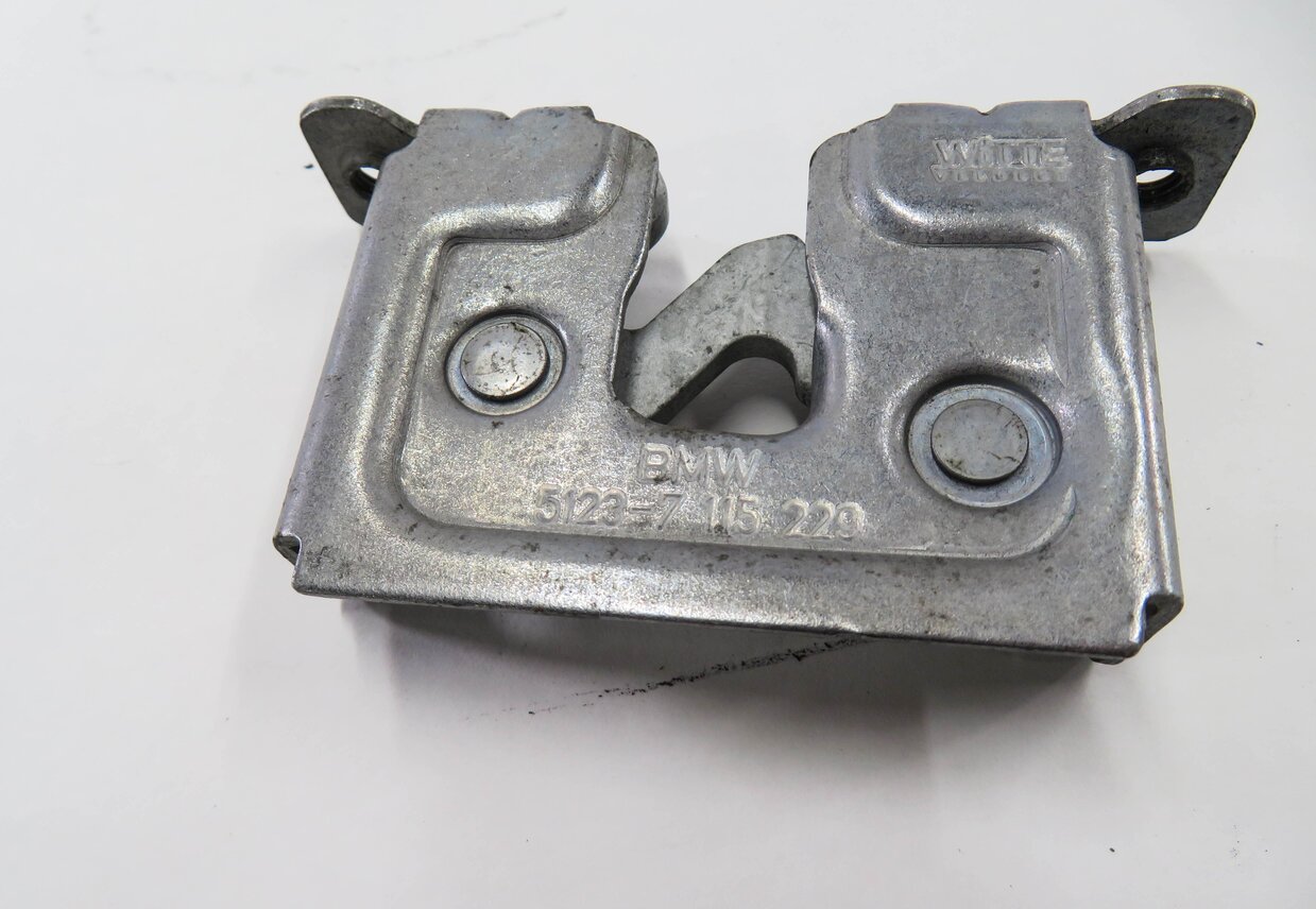 Thumbnail 5: 2011 BMW 335i (E90) FRONT LEFT & RIGHT LOWER HOOD LOCK LATCH SET-2