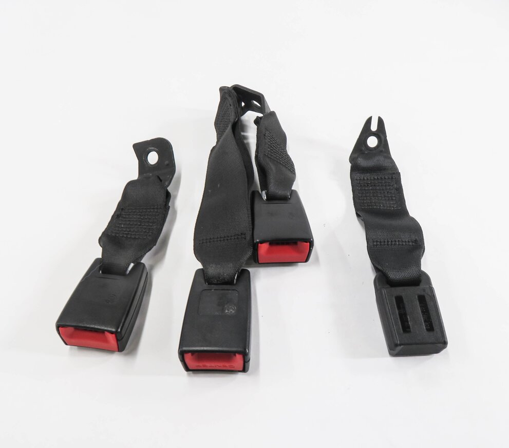 Thumbnail 3: 2011 BMW 335i (E90) REAR SEAT SEATBELT BUCKLE RECEIVER SET (BLACK)