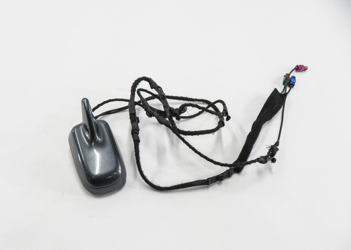 2008-2012 AUDI A5 S5 (B8 8T) COUPE - RADIO STEREO ANTENNA (MONSOON GRAY MET. 0C)