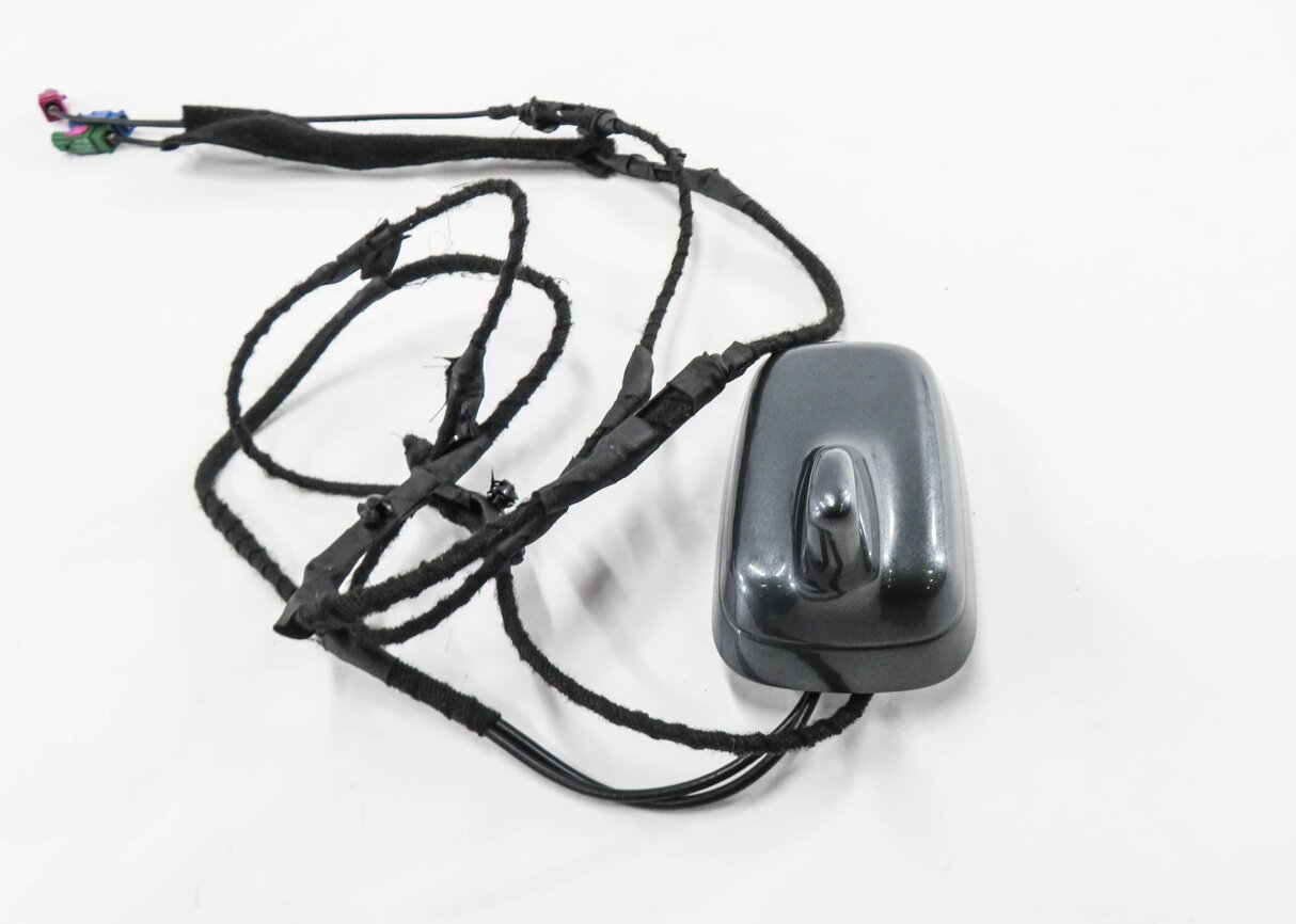 Thumbnail 3: 2008-2012 AUDI A5 S5 (B8 8T) COUPE - RADIO STEREO ANTENNA (MONSOON GRAY MET. 0C)