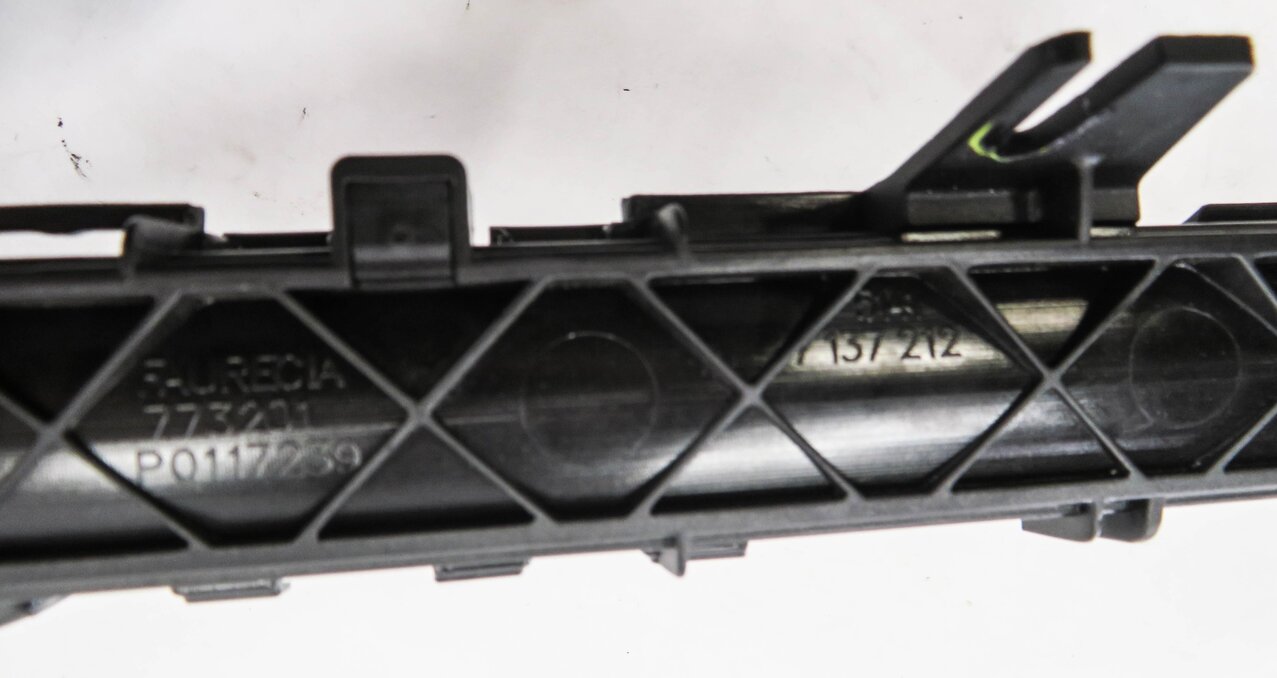 Thumbnail 4: 2007-2013 BMW X5 (E70) RIGHT REAR RETRACTABLE WINDOW SUN SCREEN PRIVACY SHADE