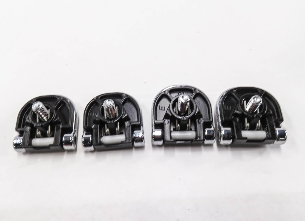 Thumbnail 3: 2014 RANGE ROVER EVOQUE (L538) REAR CARGO TIE DOWN HOOK BUCKLE SET