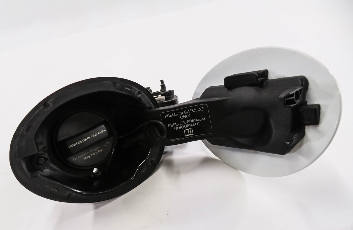 Thumbnail 2: 2012-2019 RANGE ROVER EVOQUE (L538) FUEL TANK DOOR HOUSING TRIM COVER (WHITE)