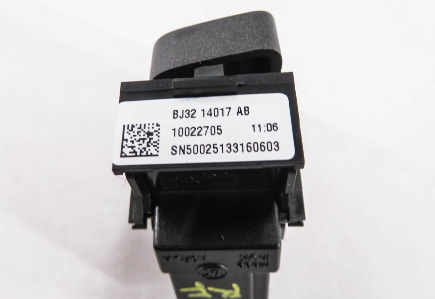 Thumbnail 4: 2014 RANGE ROVER EVOQUE (L538) RIGHT FRONT PASSENGER DOOR LOCK SWITCH BUTTON