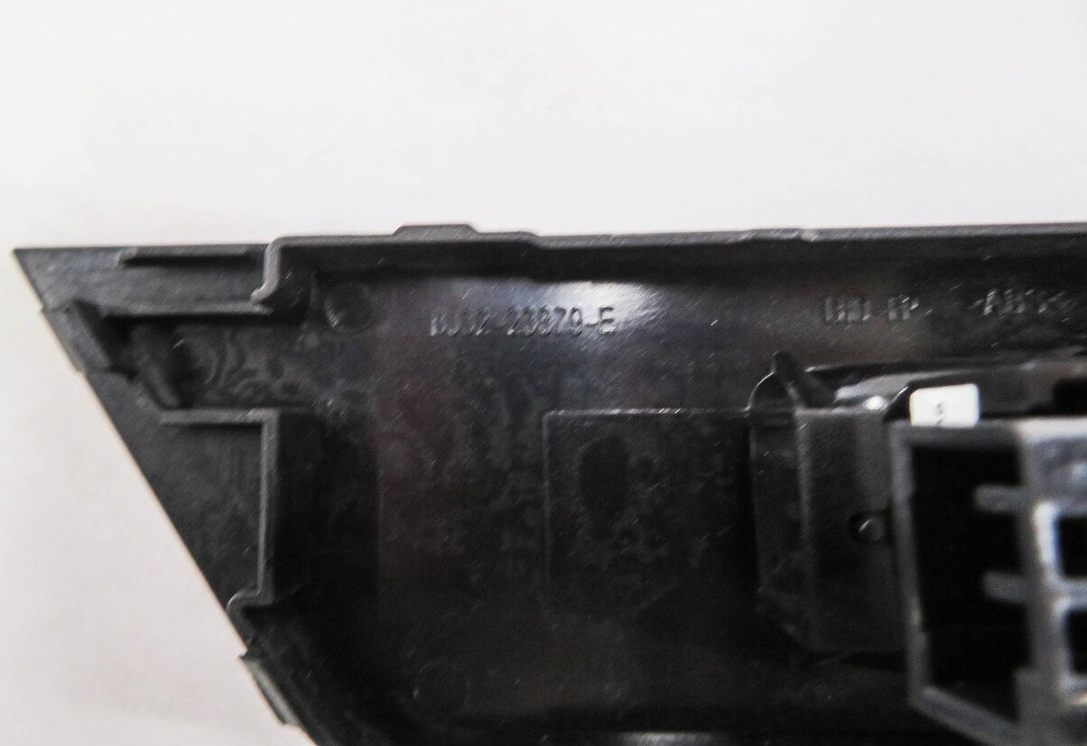 Thumbnail 4: 2014 RANGE ROVER EVOQUE (L538) RIGHT FRONT PASSENGER DOOR WINDOW SWITCH w/ TRIM