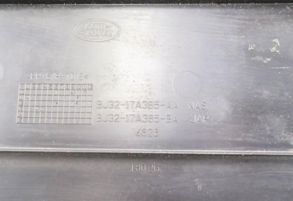 Thumbnail 4: 2014 RANGE ROVER EVOQUE (L538) FRONT LICENSE PLATE BASE MOUNT RETAINER BRACKET
