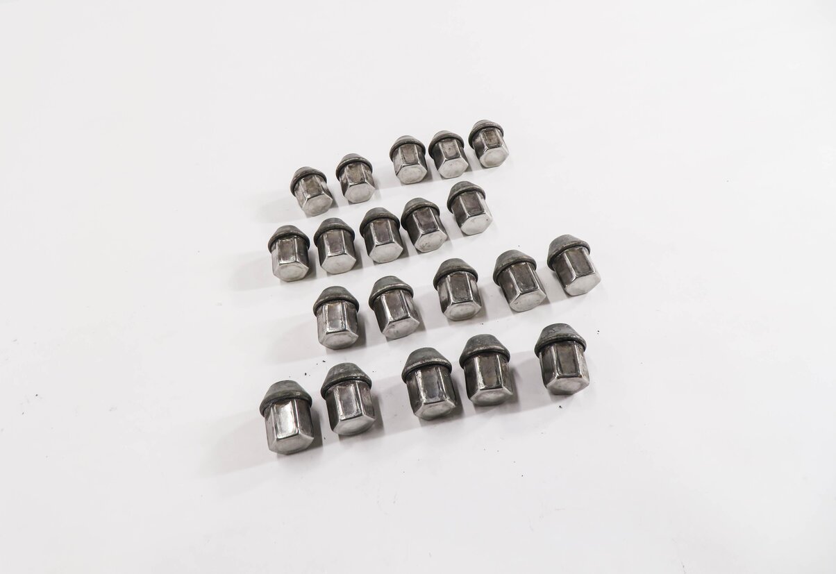 08-20 LAND ROVER LR2 DISCOVERY SPORT RANGE ROVER EVOQUE VALAR - LUG NUT SET (20)