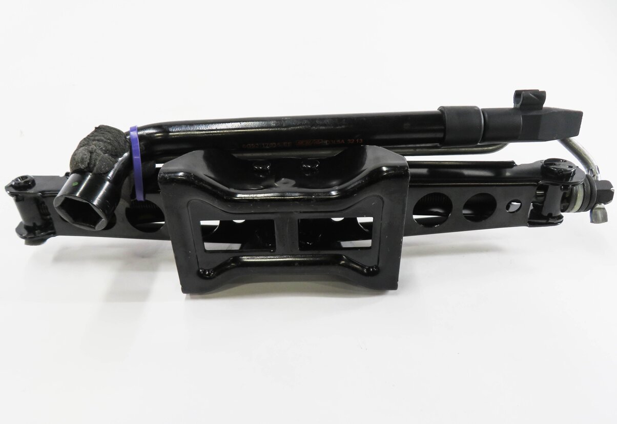 Thumbnail 4: 12-19 RANGE ROVER EVOQUE (L538) EMERGENCY SPARE TIRE JACK WRENCH TOOL KIT SET