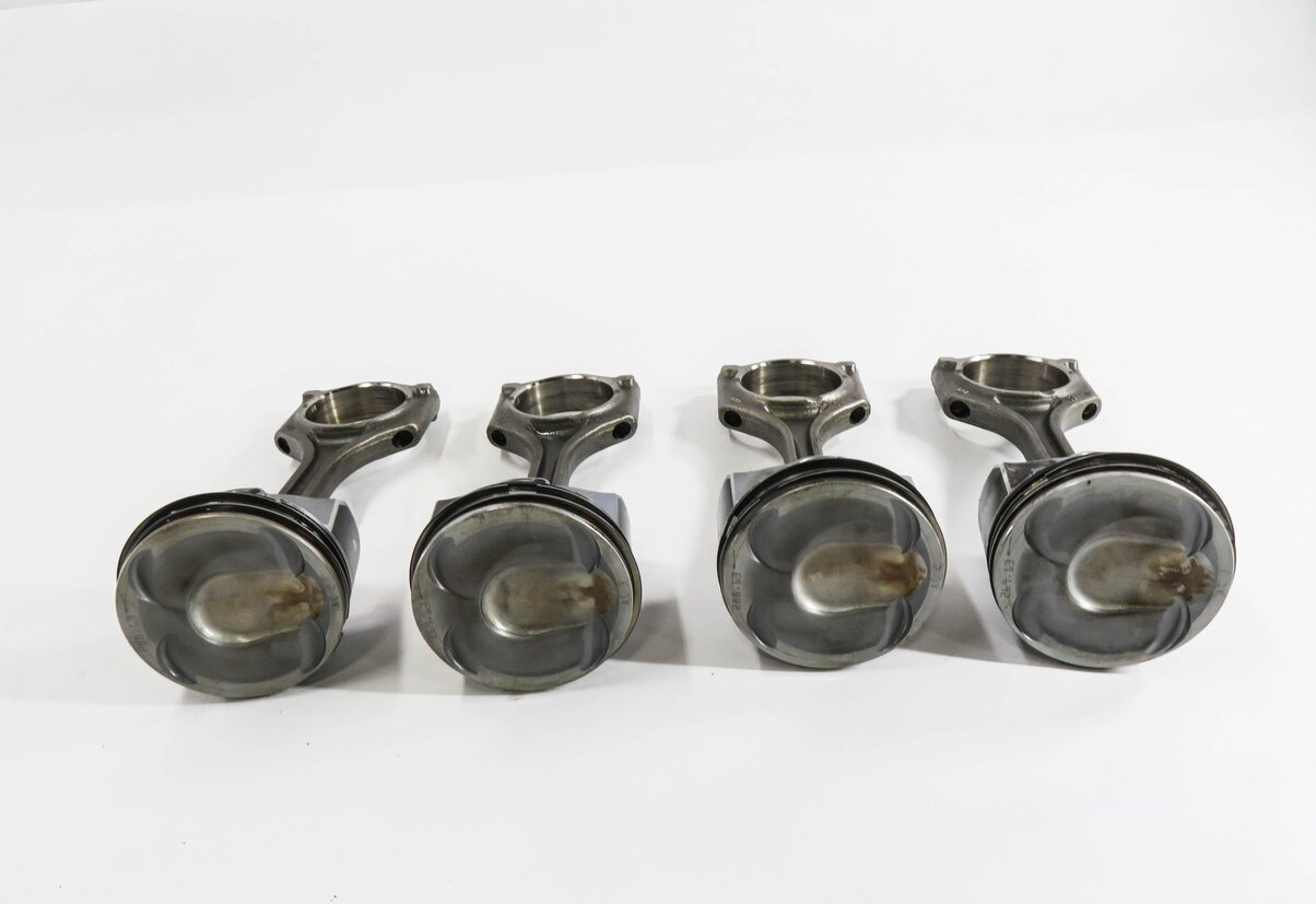 Thumbnail 2: 2014 RANGE ROVER EVOQUE (L538) 2.0L TURBO ENGINE - PISTON w/ CONNECTING ROD SET