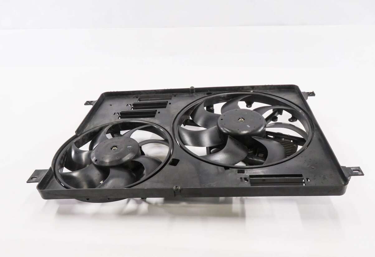 Thumbnail 2: 12-17 LR2 DISCOVERY SPORT RANGE ROVER EVOQUE (L538 L550) RADIATOR COOLING FAN