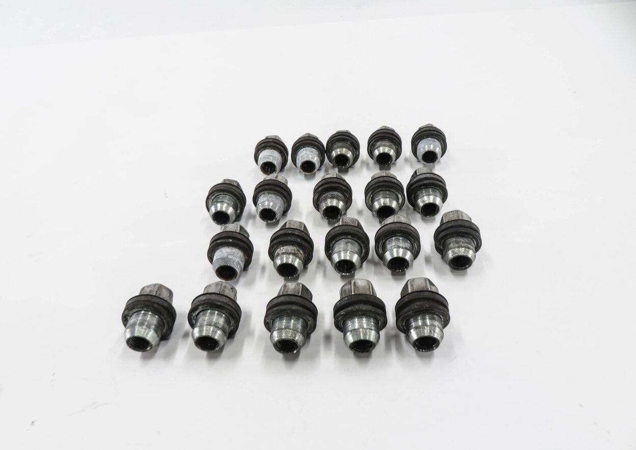 Thumbnail 2: 2005-2018 LR3 LR4 DISCOVERY - RANGE ROVER SPORT WHEEL TIRE RIM LUG NUT SET (20)