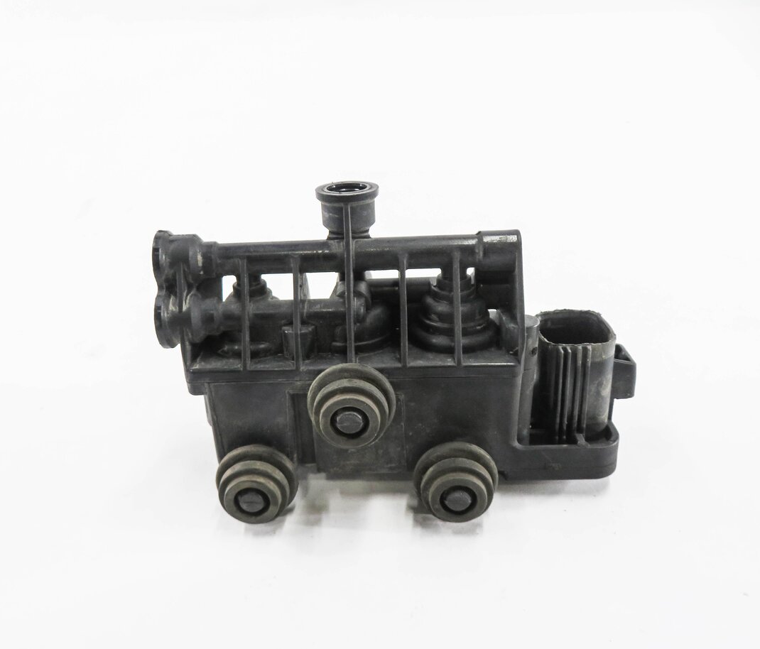 Thumbnail 2: 2012 RANGE ROVER SPORT (L320) AIR SUSPENSION VALVE BLOCK