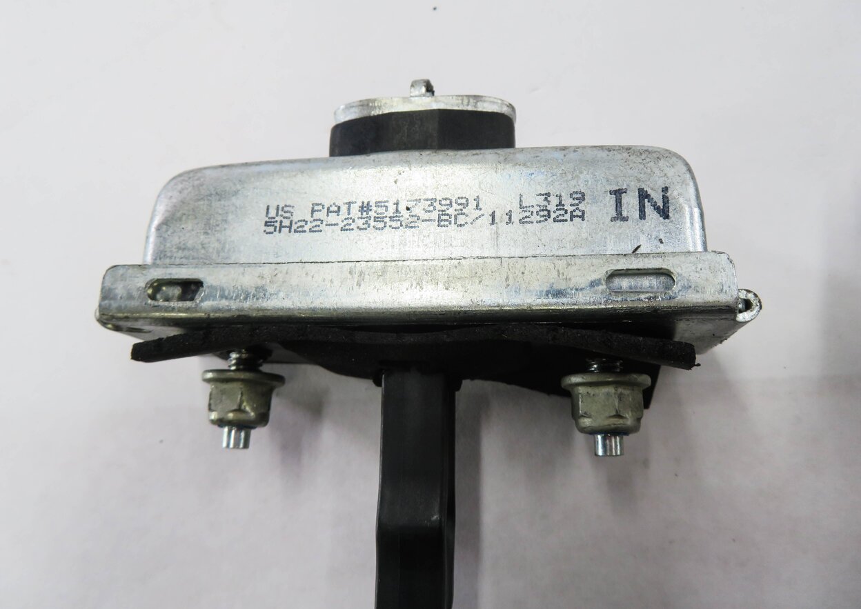 Thumbnail 5: 2012 RANGE ROVER SPORT (L320) FRONT & REAR DOOR HINGE CHECK STOP DETENT SET-4