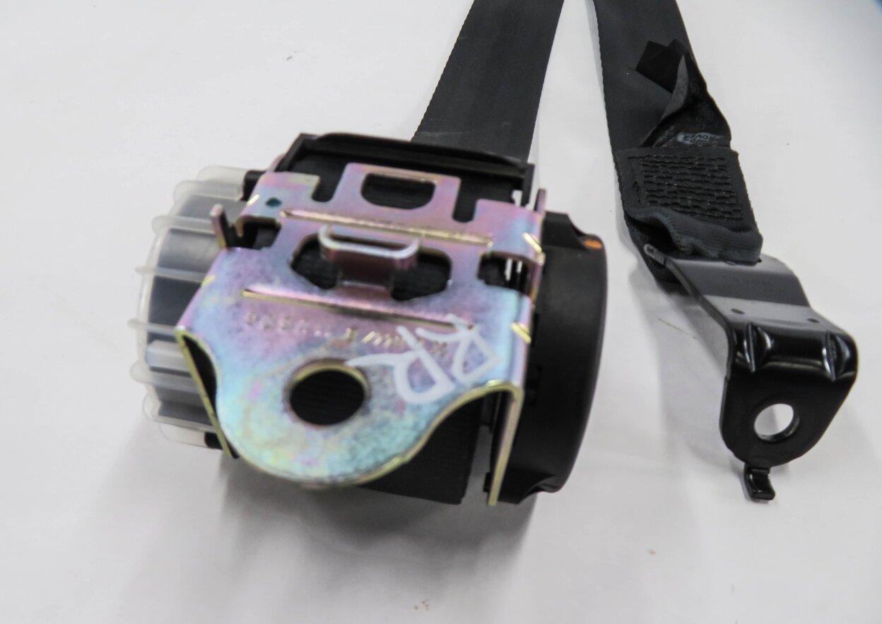 Thumbnail 4: 2012 RANGE ROVER SPORT (L320) REAR 2nd ROW SEAT RIGHT SEATBELT RETRACTOR (BLACK)