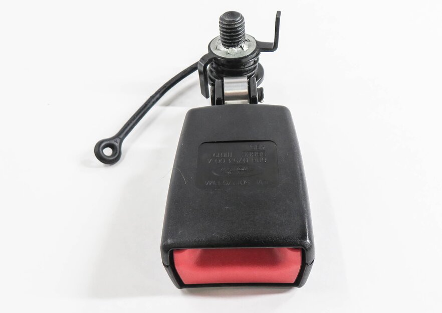Thumbnail 3: 2012 RANGE ROVER SPORT (L320) REAR 2nd ROW SEAT CENTER SEATBELT BUCKLE RECEIVER