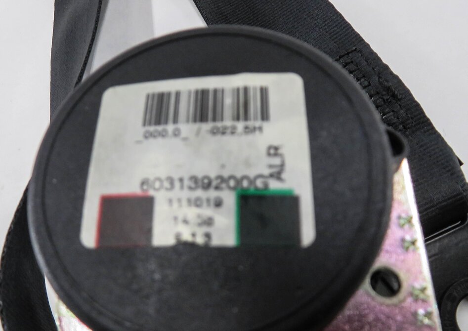 Thumbnail 6: 2012 RANGE ROVER SPORT (L320) REAR 2nd ROW SEAT CENTER SEATBELT RETRACTOR BLACK