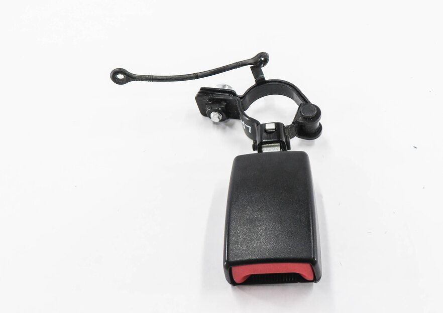Thumbnail 2: 2012 RANGE ROVER SPORT (L320) REAR 2nd ROW SEAT LEFT SEATBELT BUCKLE RECEIVER