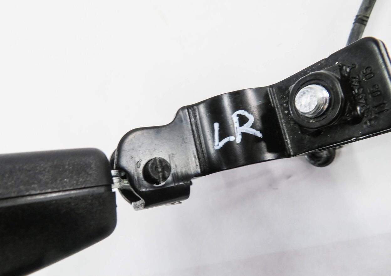 Thumbnail 4: 2012 RANGE ROVER SPORT (L320) REAR 2nd ROW SEAT LEFT SEATBELT BUCKLE RECEIVER