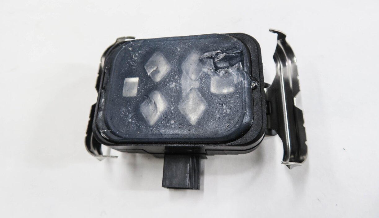Thumbnail 3: 2010-2016 LR2 LR4 RANGE ROVER SPORT (L320 L322) WINDSHIELD WIPER RAIN SENSOR