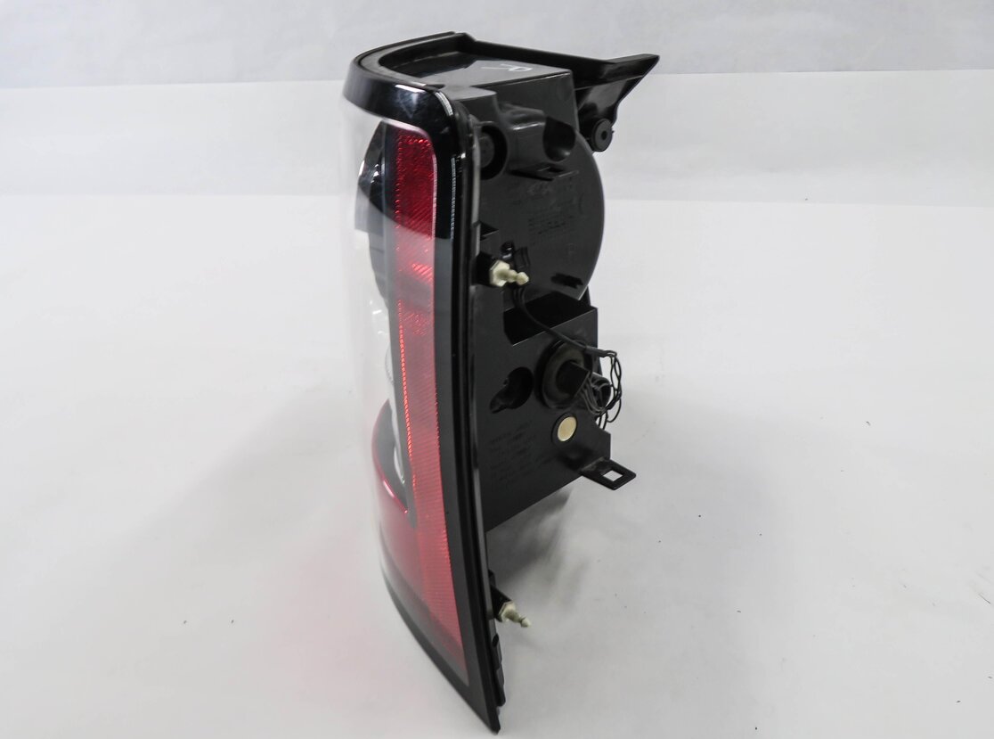 Thumbnail 5: 2012-2013 RANGE ROVER SPORT (L320) RIGHT PASSENGER TAILLIGHT BRAKE LIGHT LAMP