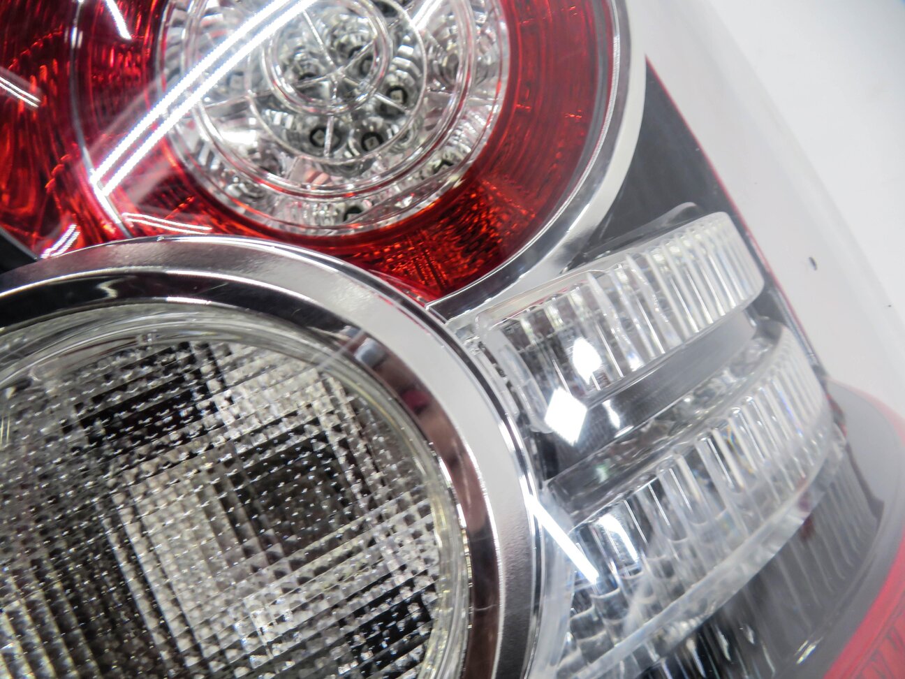 Thumbnail 7: 2012-2013 RANGE ROVER SPORT (L320) RIGHT PASSENGER TAILLIGHT BRAKE LIGHT LAMP