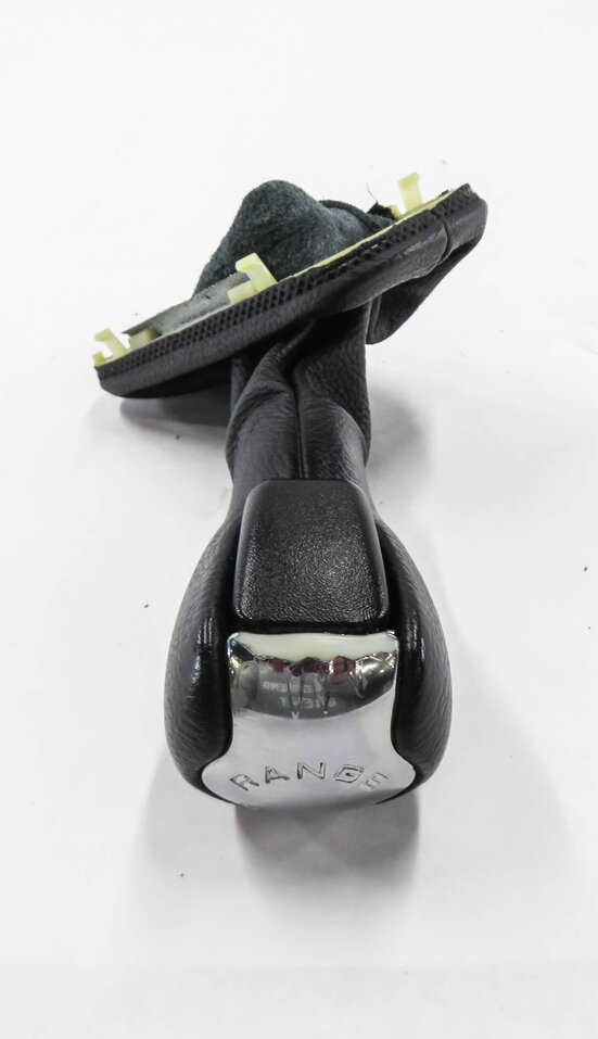 Thumbnail 2: 2012 RANGE ROVER SPORT (L320) TRANSMISSION GEAR SHIFTER SHIFT KNOB HANDLE & BOOT
