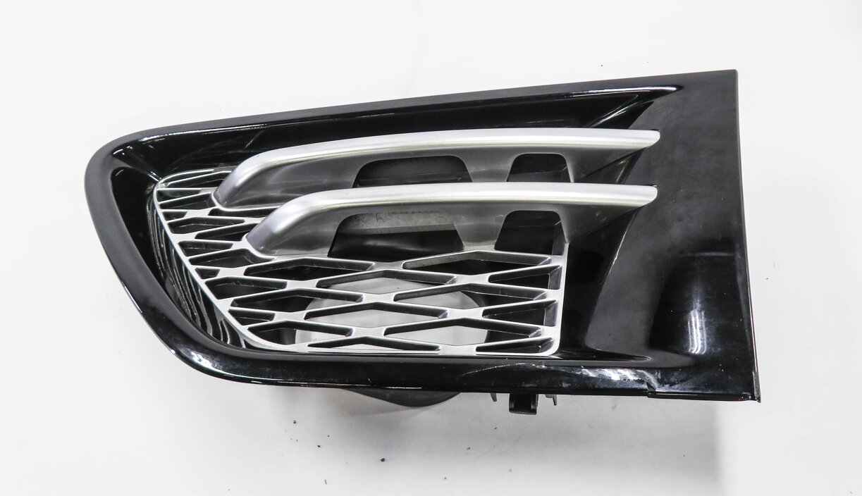 Thumbnail 2: 2012 RANGE ROVER SPORT (L320) LEFT FRONT DRIVER FENDER AIR VENT GRILLE TRIM