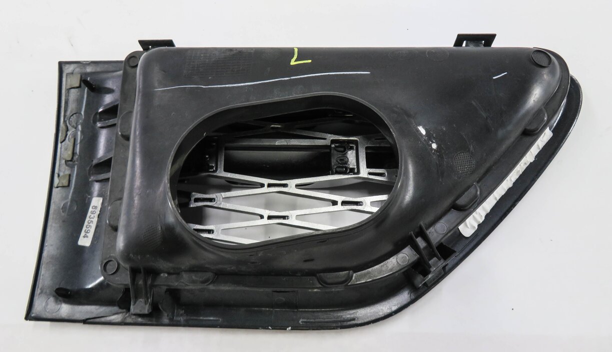 Thumbnail 3: 2012 RANGE ROVER SPORT (L320) LEFT FRONT DRIVER FENDER AIR VENT GRILLE TRIM