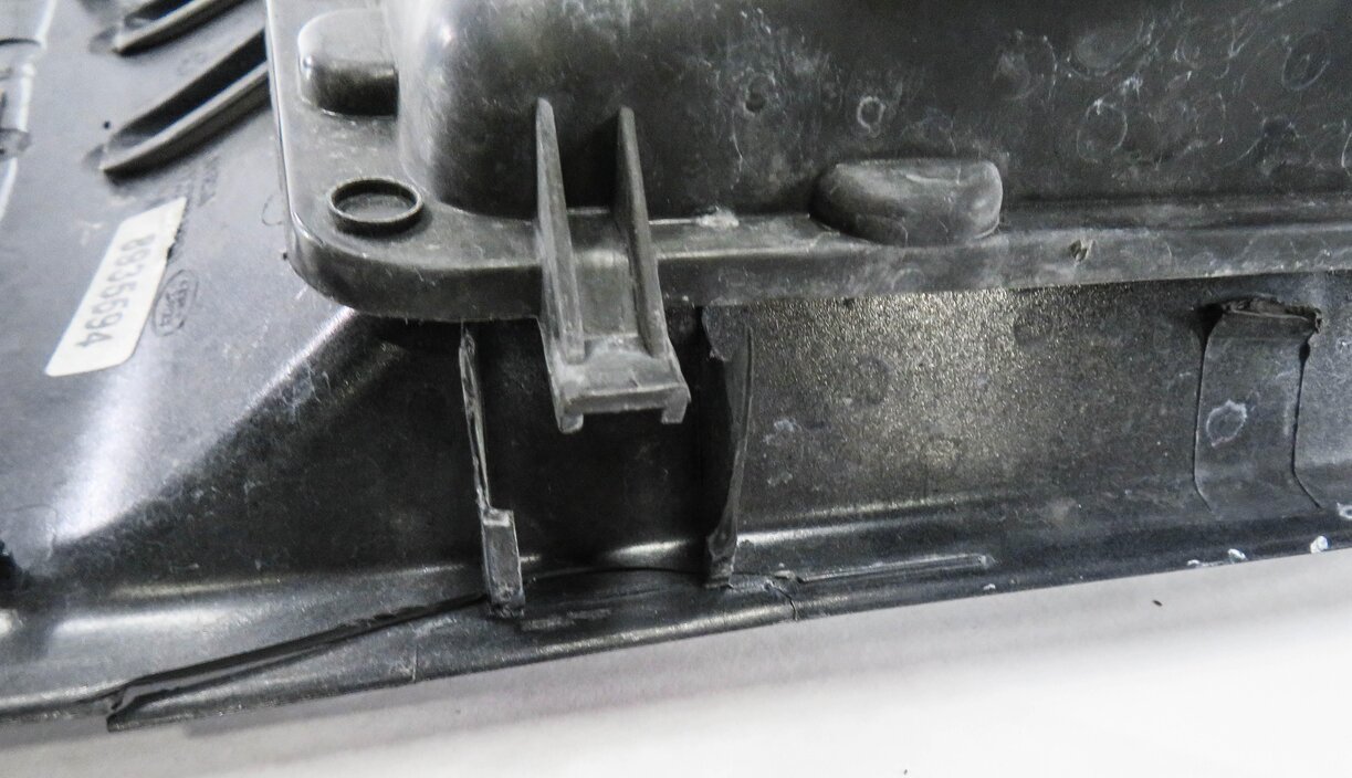 Thumbnail 4: 2012 RANGE ROVER SPORT (L320) LEFT FRONT DRIVER FENDER AIR VENT GRILLE TRIM
