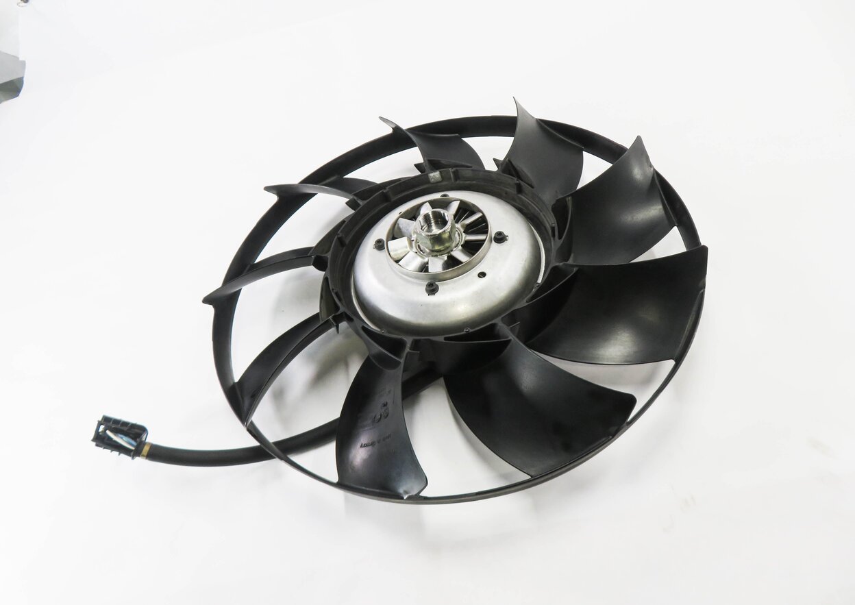 Thumbnail 3: 2010-2018 RANGE ROVER SPORT LR4 - 3.0L / 5.0L SUPERCHARGED ENGINE COOLING FAN