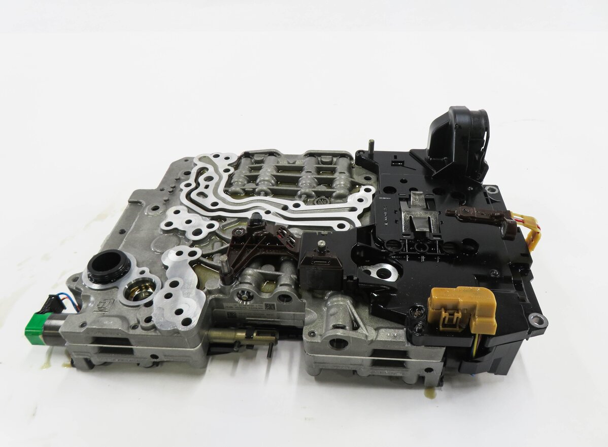 Thumbnail 3: 14-16 BMW 228i 328i 428i 528i (F22 F30 F32 F10) 8HP-45 TRANSMISSION VALVE BODY